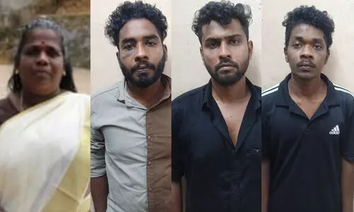 രക്തമുറയുന്ന കൊടുംക്രൂരത! പട്ടിയെ വിട്ട് കുട്ടിയെ കടിപ്പിച്ചു, പ്രതികാരമായി അമ്മയെ വെട്ടിക്കൊന്നു; സിനിമയെ വെല്ലുന്ന ഗുണ്ടാ ആക്രമണത്തിൽ മക്കൾ അടക്കം നാലുപേർ അറസ്റ്റിൽ