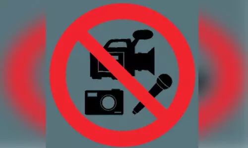 എ​ച്ച്.​എം.​സി​യി​ൽ മാ​ധ്യ​മ​ങ്ങ​ളെ വിലക്കി ന​ഗ​ര​സ​ഭ ചെ​യ​ർ​മാ​ൻ