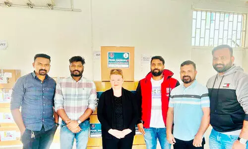 പേ​ൾ ബ​ഹ്റൈ​ൻ ദു​രി​താ​ശ്വാ​സ സ​ഹാ​യം കൈ​മാ​റി