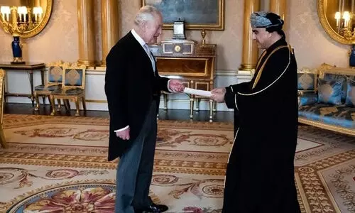 അം​ബാ​സ​ഡ​ർ അം​ഗീ​കാ​ര​പ​ത്രം കൈ​മാ​റി