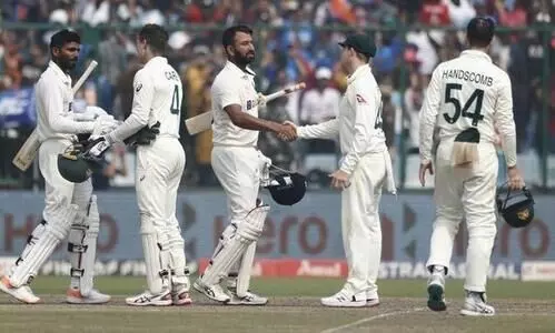 ഇന്ത്യൻ പരമ്പര പാതിവഴിയിൽ നിൽക്കെ ഓസീസ് താരങ്ങളുടെ കൂട്ടമടക്കം തുടരുന്നു