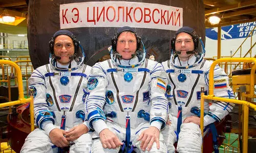 ‘പാറ കൊടുത്ത പണി’; സ്പേസ് സ്റ്റേഷനിൽ ‘കുടുങ്ങി’യവരെ തിരിച്ചെത്തിക്കുമെന്ന് റഷ്യ