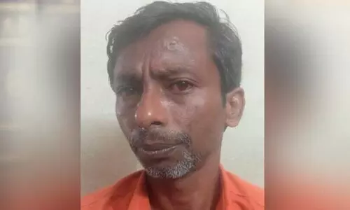 മൊബൈൽ മോഷ്ടാവിനെ കണ്ടെത്തി യുവതി പൊലീസിൽ ഏൽപിച്ചു