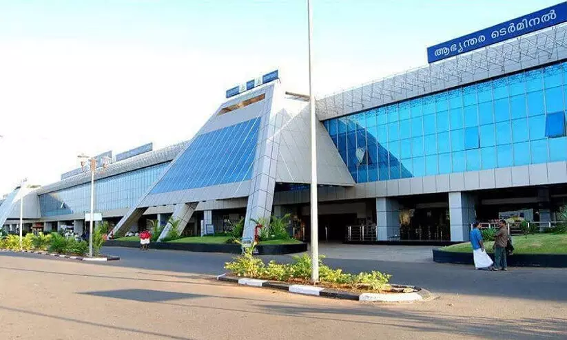 കരിപ്പൂരിൽ വൻ സ്വർണവേട്ട