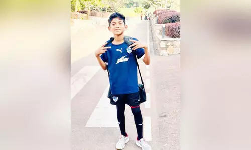 ബം​ഗ​ളൂ​രു​വി​നാ​യി പ​ന്തു​ത​ട്ടാ​ൻ റാ​യി​ദ്​ അ​ലി