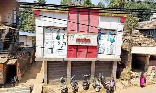 കെട്ടിടങ്ങൾ പൊളിച്ചുനീക്കിയില്ല; റോഡ് നിർമാണം ഇഴയുന്നു