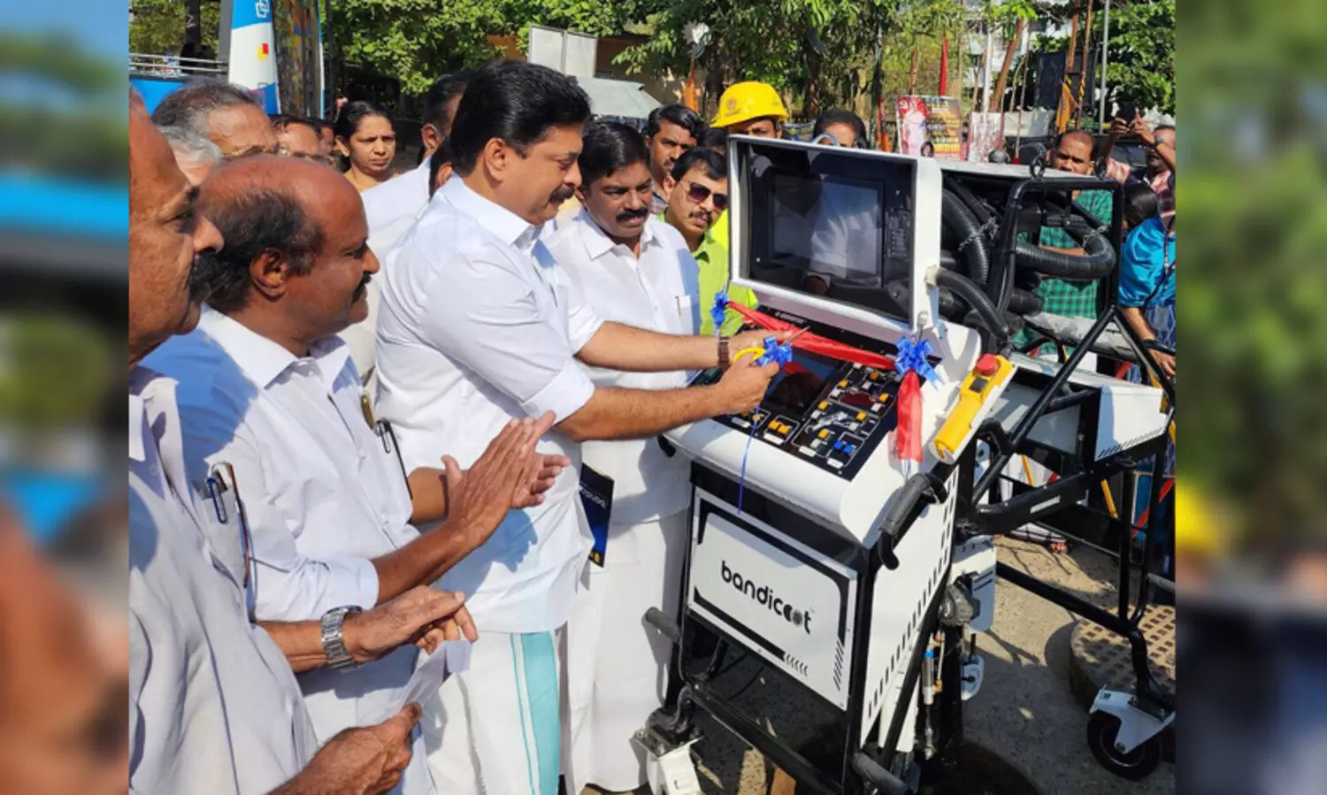 ഗുരുവായൂരിലെ മാൻഹോളുകൾ ഇനി ‘യെന്തിരൻ’ വൃത്തിയാക്കും