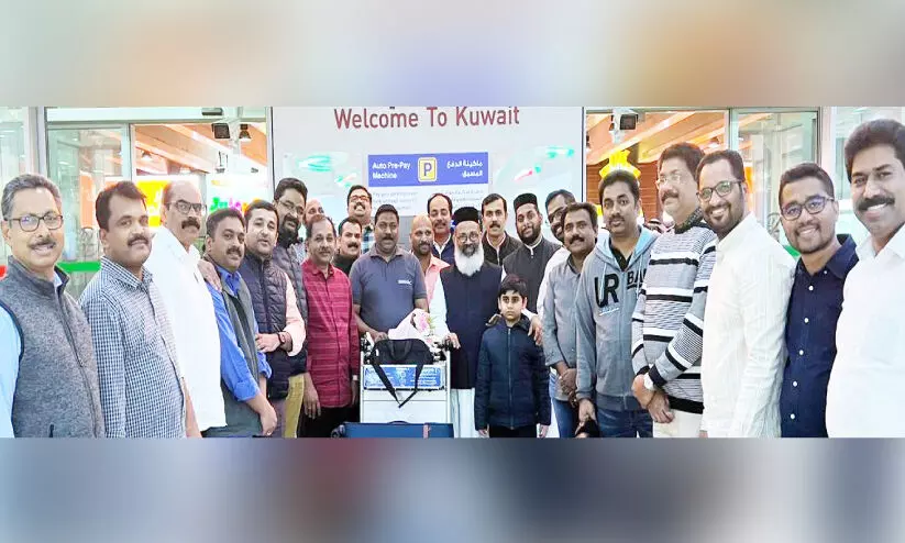 ഫാ. ബിജു ജോർജ് പാറയ്ക്കൽ ചുമതലയേറ്റു ഫാ. ബിജു ജോർജ് പാറയ്ക്കൽ ചുമതലയേറ്റു