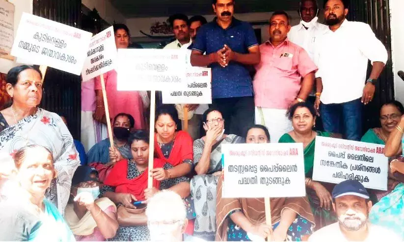 വേനൽ കടുക്കുന്നു; ദാഹജലത്തിന് ഇനി ആരൊക്കെ തോക്കെടുക്കും