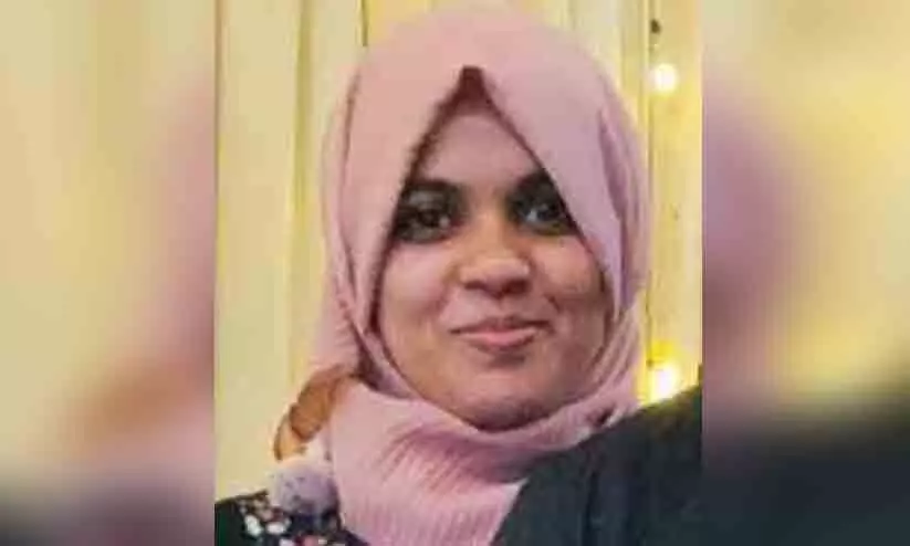 യുവതി വീട്ടിനകത്ത് തീപൊള്ളലേറ്റ് മരിച്ച നിലയിൽ യുവതി വീട്ടിനകത്ത് തീപൊള്ളലേറ്റ് മരിച്ച നിലയിൽ