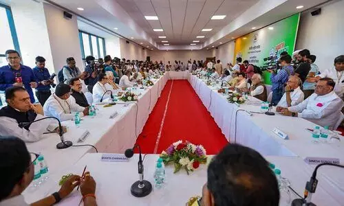 സ്റ്റിയറിങ് കമ്മിറ്റിയിൽ നടന്നത് തിരക്കഥ