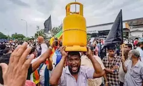 ശ്രീലങ്കയുടെ വിദേശ നാണ്യ ശേഖരം കുത്തനെ താഴേക്ക്; പ്രാദേശിക തെരഞ്ഞെടുപ്പ് മാറ്റി