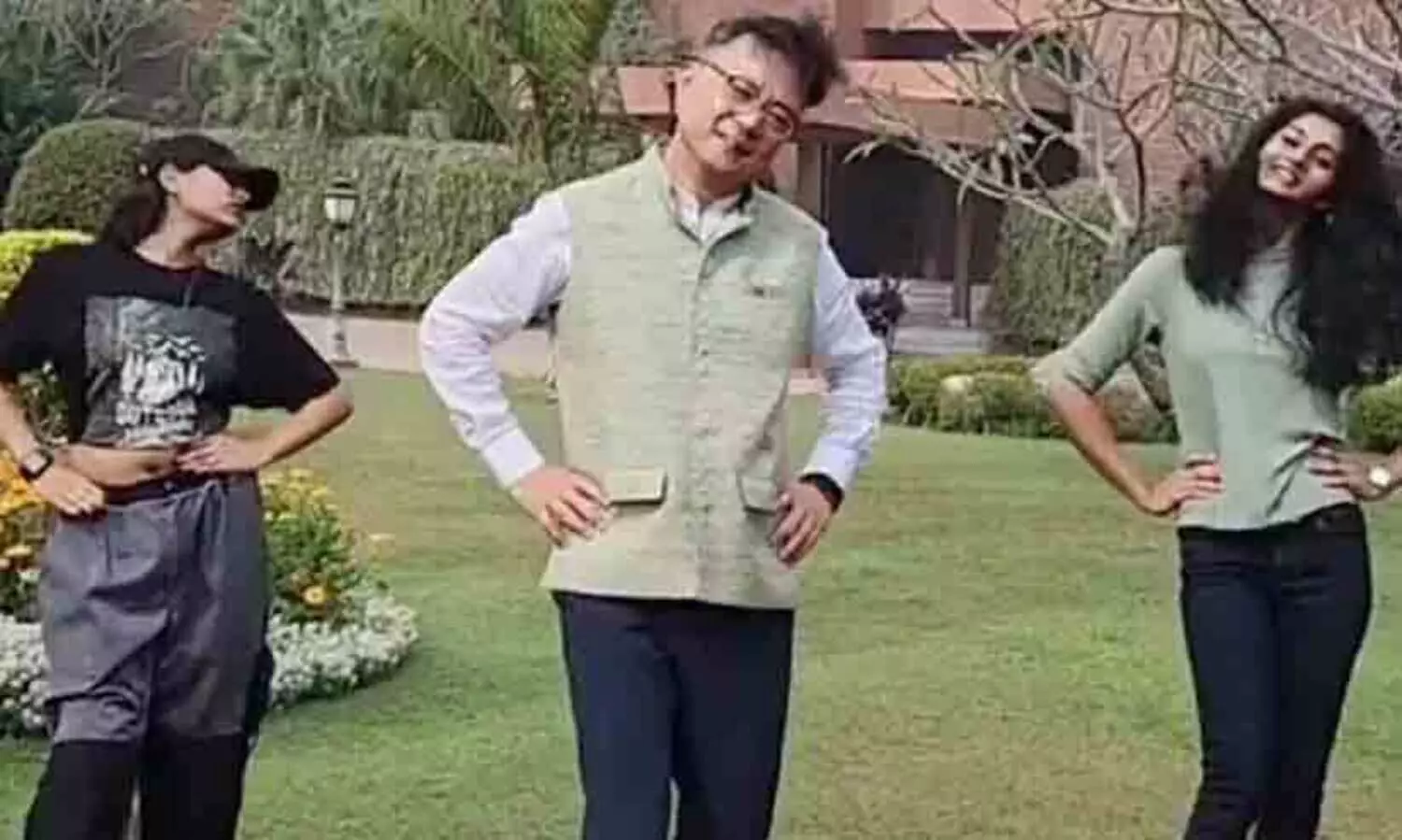 Korean Ambassadors dance