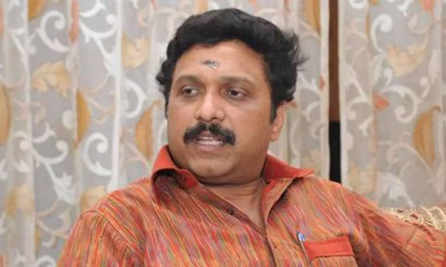 തടഞ്ഞു നിര്‍ത്തി കൂളിങ് പേപ്പര്‍ വലിച്ചു കീറരുത്; ആളുകളെ ബുദ്ധിമുട്ടിക്കരുതെന്ന് മന്ത്രി