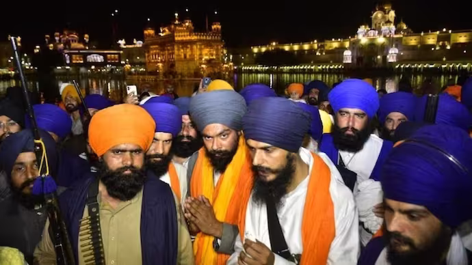 അക്രമം എന്താണെന്ന് കാണിച്ചുതരും; പൊലീസ് സ്റ്റേഷനിലെ സംഘർഷത്തിന് പിന്നാലെ ഭീഷണിയുമായി അമൃത്പാൽ സിങ്