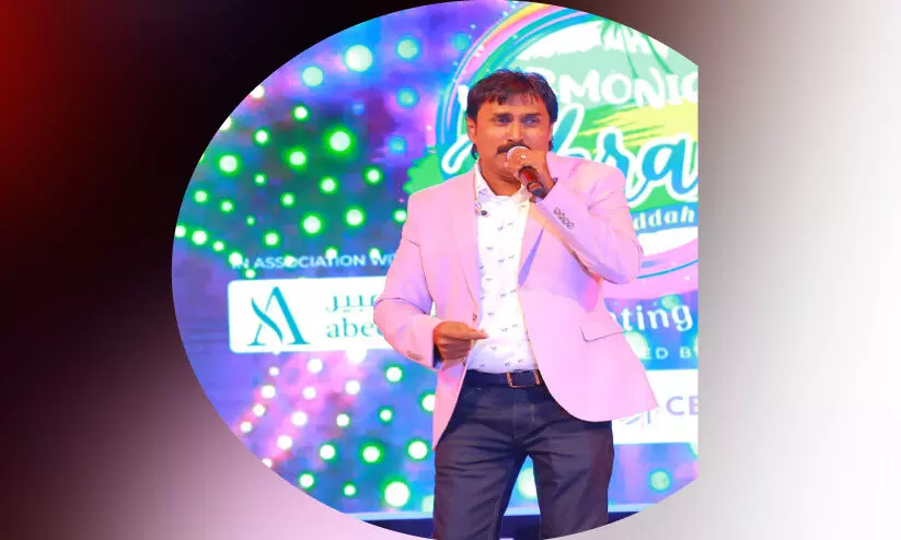 ഇശൽ തേന്മഴ പെയ്യിച്ച് കണ്ണൂർ ശരീഫ് ഇശൽ തേന്മഴ പെയ്യിച്ച് കണ്ണൂർ ശരീഫ്