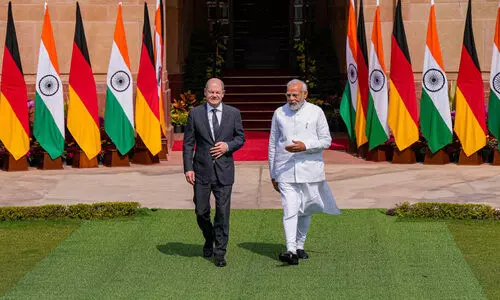 ജ​ർ​മ​ൻ ചാ​ൻ​സ​ല​ർ ഒ​ല​ഫ് ഷോ​ൾ​സ് പ്ര​ധാ​ന​മ​ന്ത്രി ന​​രേ​ന്ദ്ര മോ​ദിക്കൊപ്പം