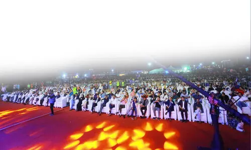 കു​ടു​കു​ടെ ചി​രി​പ്പി​ച്ച്​ മ​ഹേ​ഷ് കു​ഞ്ഞു​മോ​ൻ