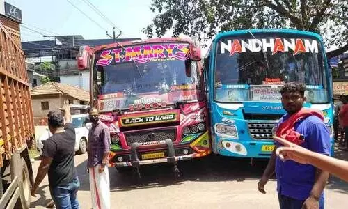 മത്സരിച്ചോടി, ഒടുവിൽ പൊലീസ് കസ്റ്റഡിയിൽ