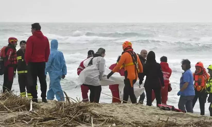 ഇറ്റലി ബോട്ടപകടം: മരണം 61 ആയി; മരിച്ചവരിൽ 12 കുട്ടികളും 33 സ്ത്രീകളും ഇറ്റലി ബോട്ടപകടം: മരണം 61 ആയി; മരിച്ചവരിൽ 12 കുട്ടികളും 33 സ്ത്രീകളും