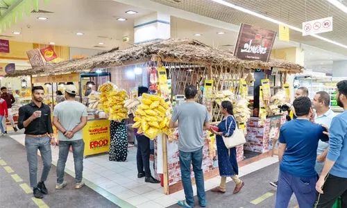 നാടന്‍ വിഭവങ്ങളൊരുക്കി കാപ്പിറ്റല്‍ മാള്‍ ലുലുവില്‍ ചായക്കട