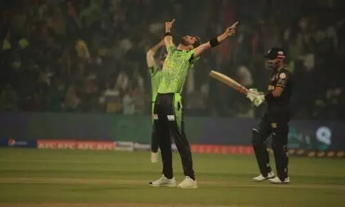 ആദ്യം അവൻ ബാറ്റു തകർത്തു; അടുത്ത പന്തിൽ വിക്കറ്റും- പിച്ചിൽ കനൽ കോരിയിട്ട് ഷഹീൻ അഫ്രീദിയുടെ തിരിച്ചുവരവ്- വിഡിയോ