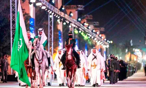 സൗദി സ്ഥാപക ദിന മാർച്ച്; അണിനിരന്ന് 4800ലധികം കലാകാരന്മാർ സൗദി സ്ഥാപക ദിന മാർച്ച്; അണിനിരന്ന് 4800ലധികം കലാകാരന്മാർ