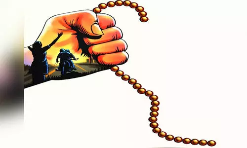 The singer was attacked and robbed by robbers