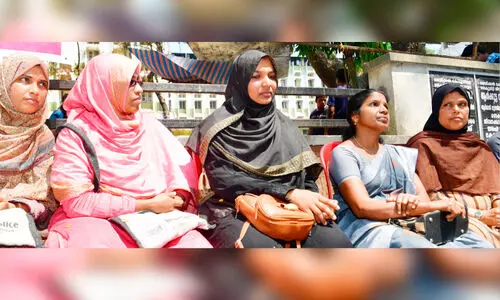 വയറ്റിൽ ശസ്ത്രക്രിയ ഉപകരണം കുടുങ്ങിയ സംഭവം: യുവതി നിരാഹാരസമരത്തിൽ