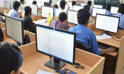 കീം ഓ​ൺ​ലൈ​നി​ൽ: പ​ഠി​ക്കാ​ൻ സ​മി​തി