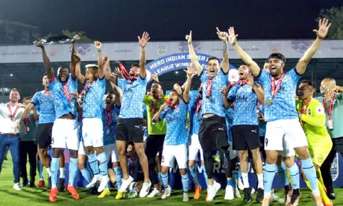 മുമ്പേ പറന്ന് മുംബൈ; തോറ്റമ്പി നോർത്ത് ഈസ്റ്റ്