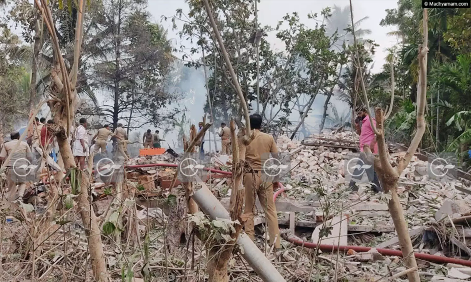 വരാപ്പുഴയിൽ പടക്ക നിർമാണശാലയിൽ ഉഗ്ര സ്ഫോടനം; ഒരാൾ മരിച്ചു