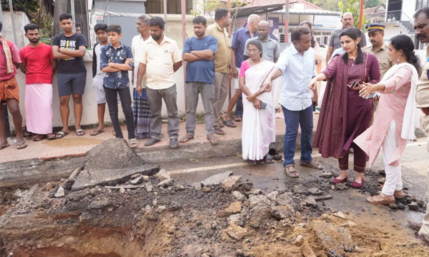 കൊച്ചി തമ്മനത്ത് പൈപ്പ് പൊട്ടൽ: ജലവിതരണം ബുധനാഴ്ച വൈകീട്ട് പുനസ്ഥാപിക്കും