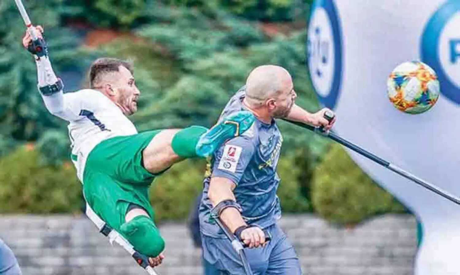 റിച്ചാർലിസന്റെ ബൈസിക്കിൾ കിക്കും തോറ്റു ആ ഊന്നുവടികൾക്കു മുന്നിൽ