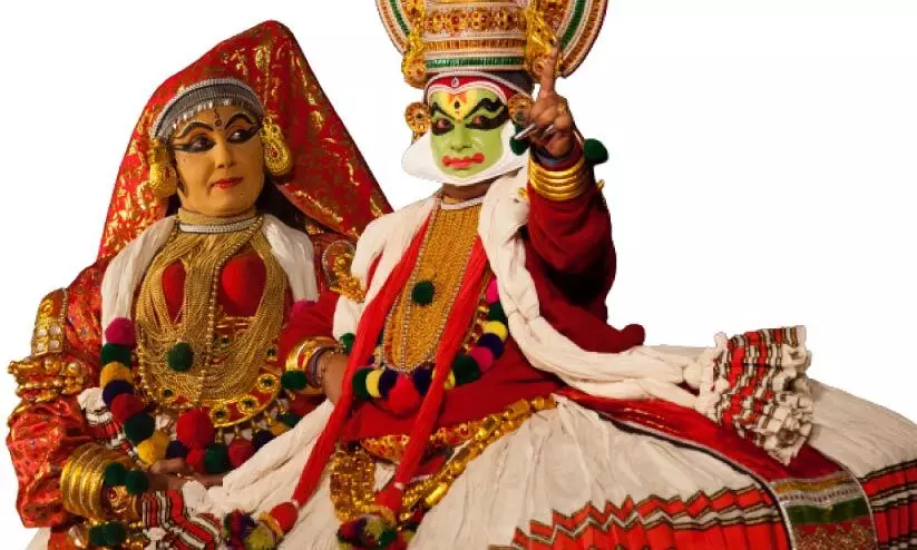 അരങ്ങിലാടി നളദമയന്തിമാർ; ആ​സ്വാ​ദ​ക​ർ​ക്ക് വി​രു​ന്നാ​യി ന​ള​ച​രി​തം ര​ണ്ടാം ദി​വ​സം