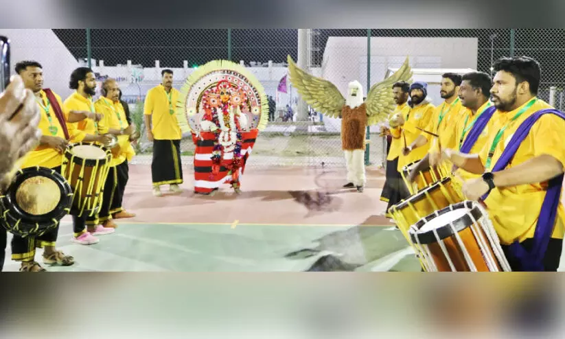 കേ​ര​ള​ത്ത​നി​മ​യും ആ​ധു​നി​ക​ത​യും കൈ​കോ​ർ​ത്ത്  ന​വോ​ദ​യ​യു​ടെ സാം​സ്കാ​രി​ക ഘോ​ഷ​യാ​ത്ര