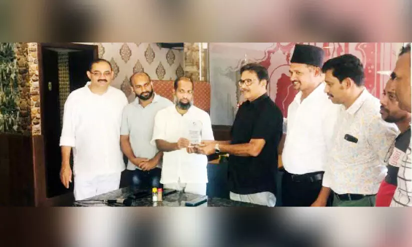 സ്വീ​ക​ര​ണം ന​ൽ​കി