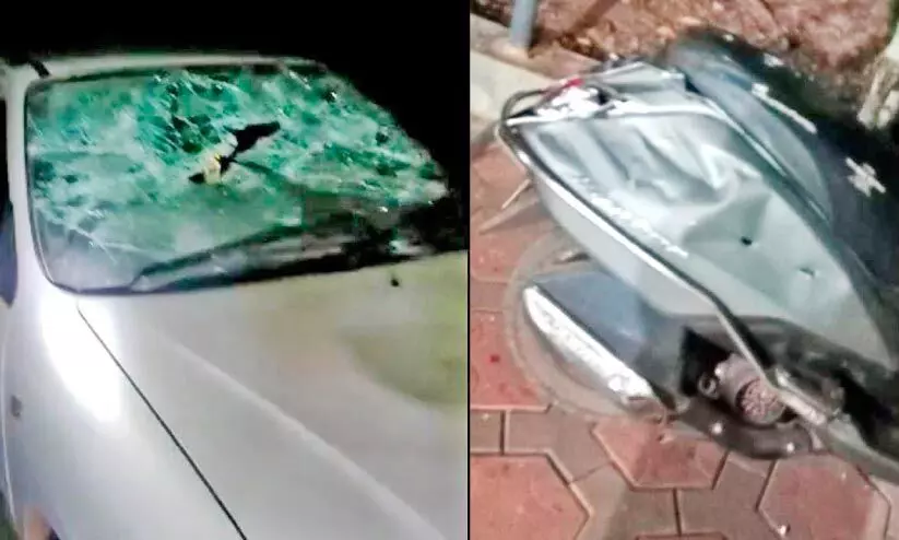 റോഡ് വികസനത്തിന് ഭൂമിയേറ്റെടുക്കലിന് സ്റ്റേ: അഭിഭാഷകന്റെ വാഹനങ്ങൾ തകർത്തു