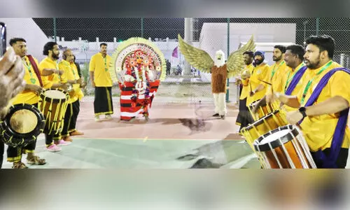 കേ​ര​ള​ത്ത​നി​മ​യും ആ​ധു​നി​ക​ത​യും കൈ​കോ​ർ​ത്ത്  ന​വോ​ദ​യ​യു​ടെ സാം​സ്കാ​രി​ക ഘോ​ഷ​യാ​ത്ര