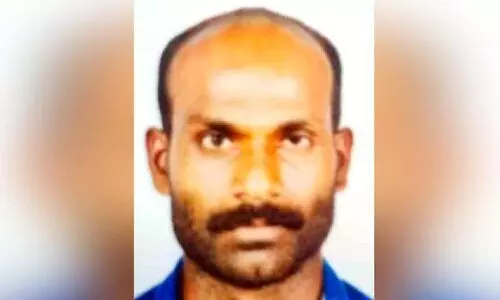 ഭാര്യയെ കൊലപ്പെടുത്തിയ പ്രതി കീഴടങ്ങി ഭാര്യയെ കൊലപ്പെടുത്തിയ പ്രതി കീഴടങ്ങി