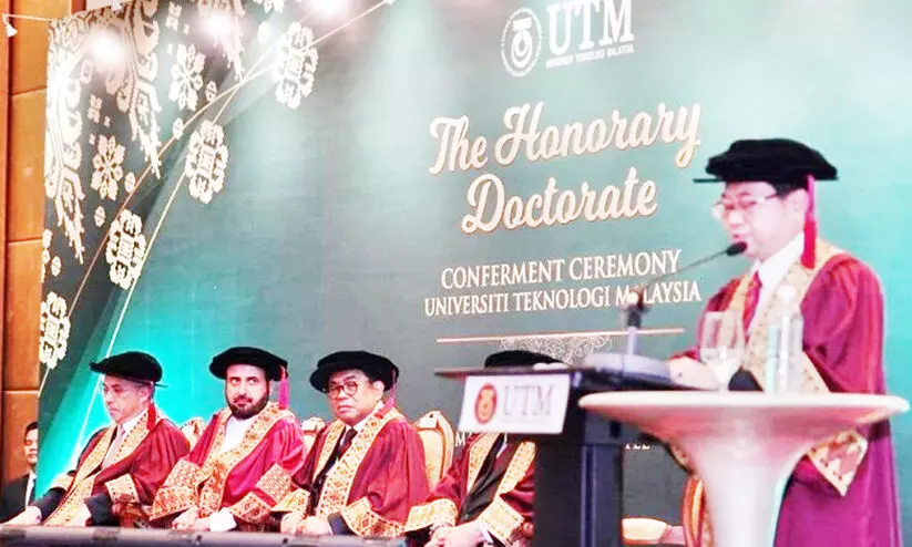 ഹജ്ജ് ഉംറ മന്ത്രി ഡോ. തൗഫീഖ് അൽറബീഅക്ക് മലേഷ്യയുടെ ആദരം ഹജ്ജ് ഉംറ മന്ത്രി ഡോ. തൗഫീഖ് അൽറബീഅക്ക് മലേഷ്യയുടെ ആദരം