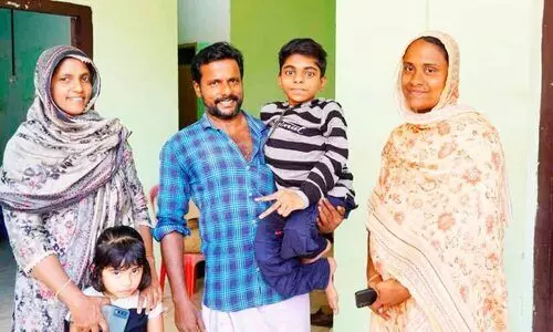 കന്നിവോട്ട് ചെയ്യാൻ ഡാനിഷ് എത്തി