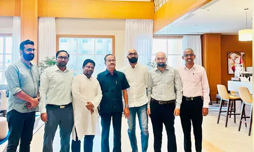 പ്ര​വാ​സി വെ​ൽ​​ഫെ​യ​ർ സം​ഘം പി.​എം.​എ. സ​ലാ​മി​നെ സ​ന്ദ​ർ​ശി​ച്ചു