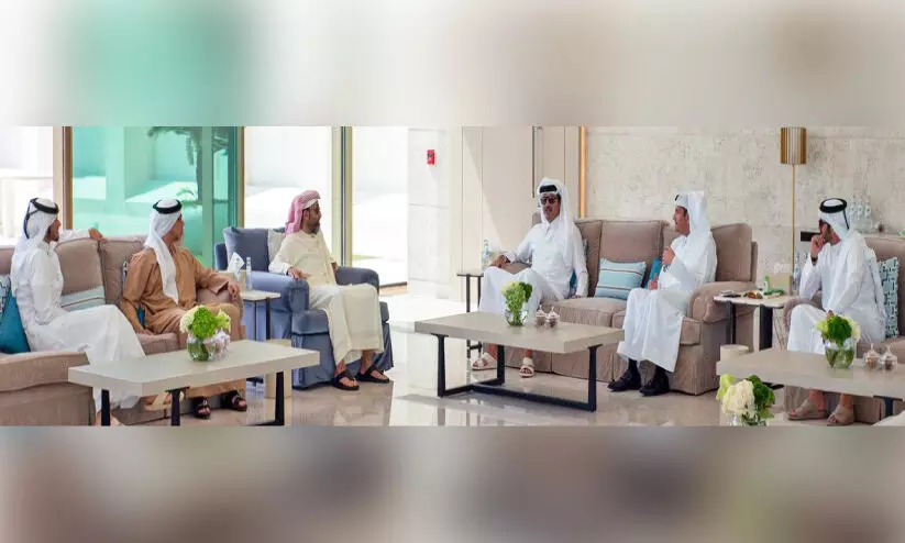 യു.​എ.​ഇ സു​ര​ക്ഷ ഉ​പ​ദേ​ഷ്ടാ​വു​മാ​യി അ​മീ​റി​ന്റെ കൂ​ടി​ക്കാ​ഴ്ച