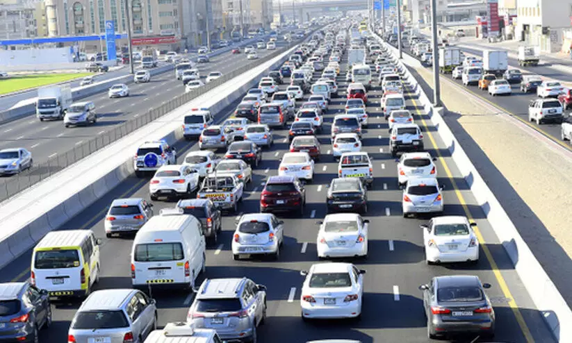 ഷാർജയിൽ ട്രാഫിക് പിഴയിൽ 50 ശതമാനം ഇളവ് ഷാർജയിൽ ട്രാഫിക് പിഴയിൽ 50 ശതമാനം ഇളവ്