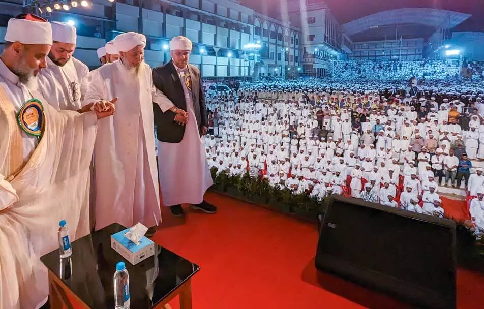 പണ്ഡിതർ കരുണയും സഹജീവി സ്നേഹവുമുള്ളവരാകണം -കാന്തപുരം എ.പി. അബൂബക്കർ മുസ്ലിയാർ പണ്ഡിതർ കരുണയും സഹജീവി സ്നേഹവുമുള്ളവരാകണം -കാന്തപുരം എ.പി. അബൂബക്കർ മുസ്ലിയാർ