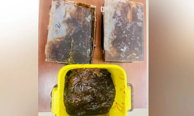 വയനാട്ടിൽ പത്തു കിലോ തിമിംഗല ഛർദിയുമായി രണ്ടുപേർ അറസ്റ്റിൽ