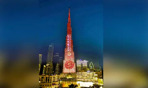 മൂ​ന്ന​ര പ​തി​റ്റാ​ണ്ട്​ പി​ന്നി​ട്ട്​ ജോ​യ്​ ആ​ലു​ക്കാ​സ്​; ആ​ഘോ​ഷ​ങ്ങ​ൾ​ക്ക്​ തു​ട​ക്കം