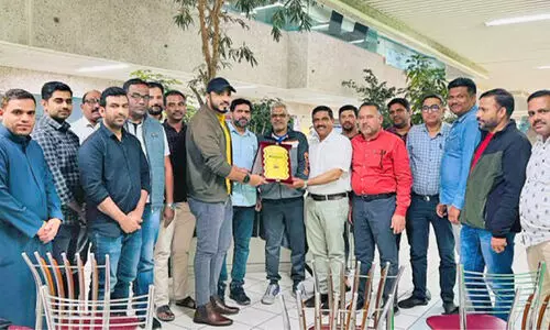 യാ​ത്ര​യ​യ​പ്പ് ന​ൽ​കി