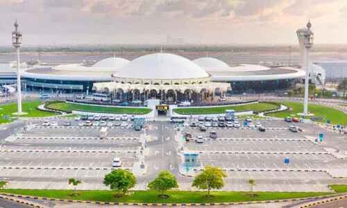 ‘സ്മാ​ർ​ട്ടാ​കാ​ൻ’ ഷാ​ർ​ജ വി​മാ​ന​ത്താ​വ​ളം